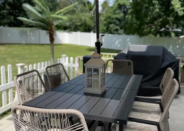New Modern,Stylish, Family-Friendly,Fully Fenced