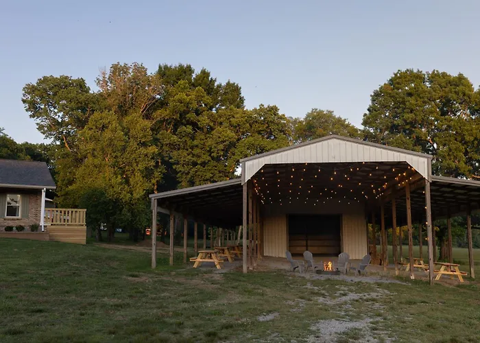 Luxury Countryside Cottage On 20 Private Acres Near Nashville