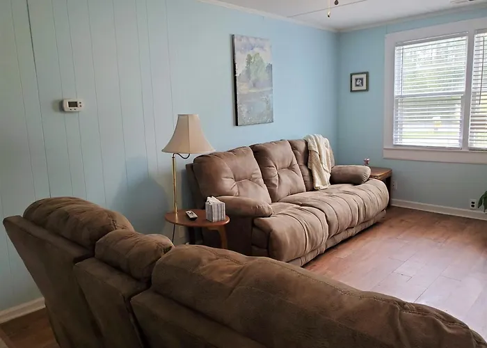 3 Bdrm Country Farmhouse With Free Boat Ramp Access