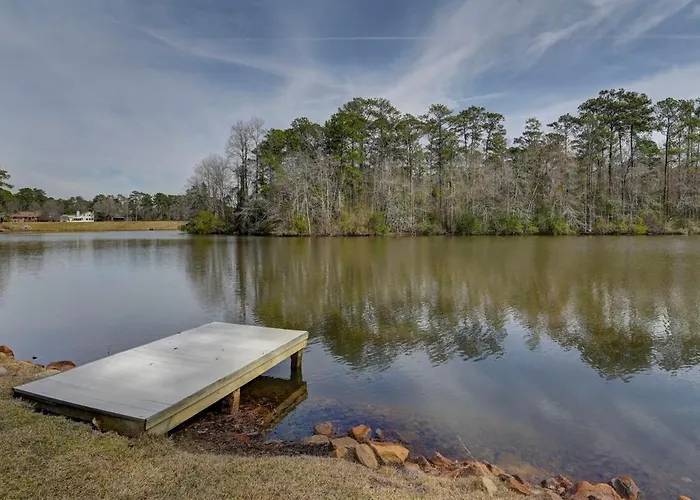 Lakeside Oasis Fort Jackson Family Retreat