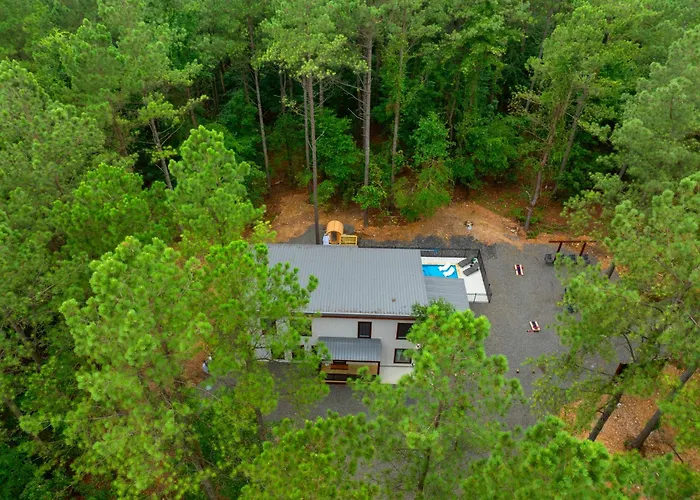 Aqua Pines Luxury Retreat - Pool, Sauna, Hot Tub, Fishing Pond And Theater