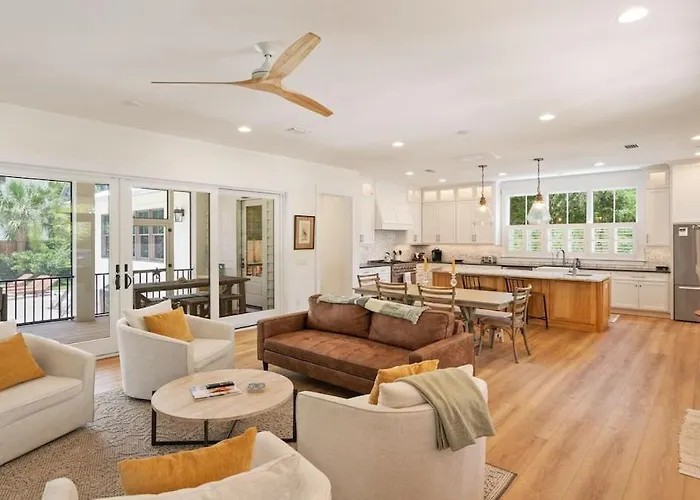 Luxury East Beach Vacation Rental With Private Pool, Sleeps 13, Astin Cottage