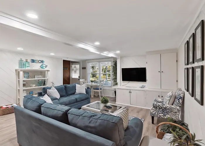Seabreeze Cottage - Charming St Simons Island Beach Cottage Near Pier Village