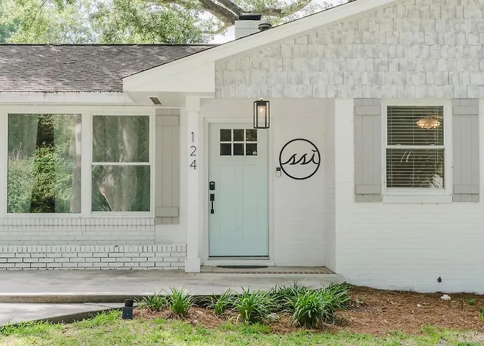 Luxury St Simons Island Vacation Rental With Private Pool - Sleeps 10
