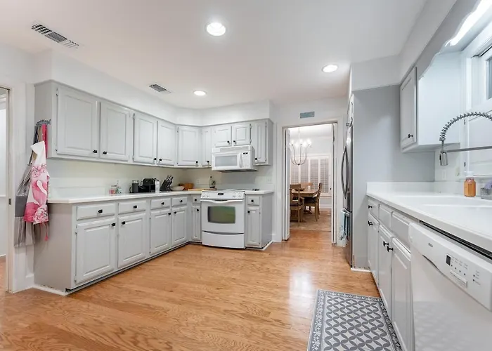Rockaway Beach - Luxury St Simons Island Rental With Private Pool Near Pier Village