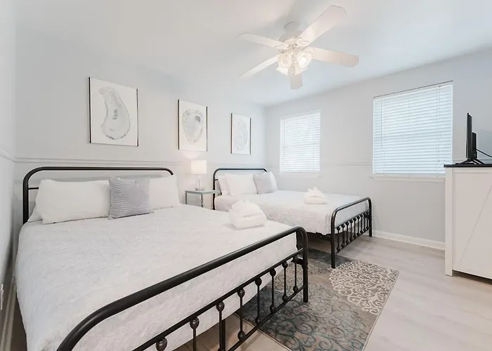 Luxury St Simons Island Vacation Rental With Private Pool - Sleeps 10