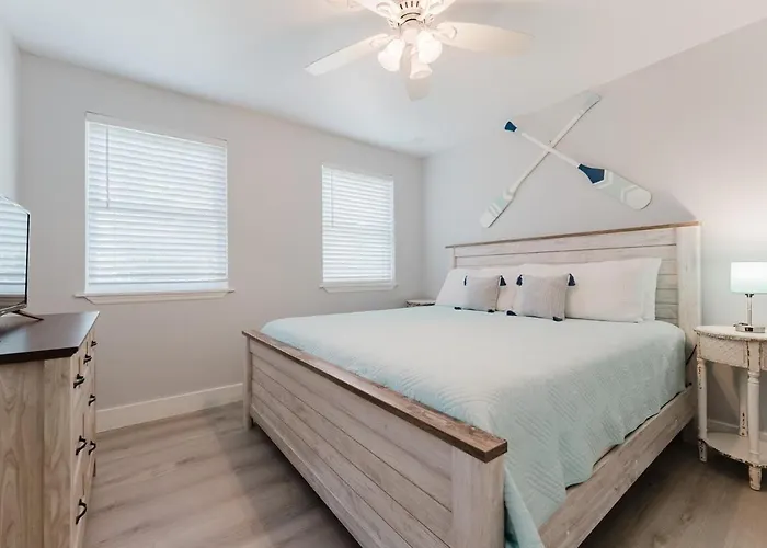 Luxury St Simons Island Vacation Rental With Private Pool - Sleeps 10