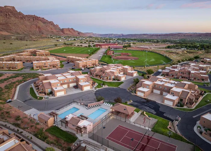Red Rock Villa With Private Hot Tub And 2 King Suites