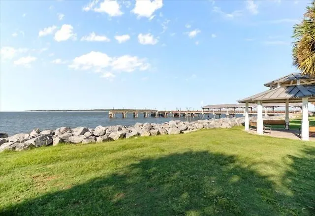 Miss Georgia Peach - Luxury 4 Bedroom St Simons Island Vacation Rental