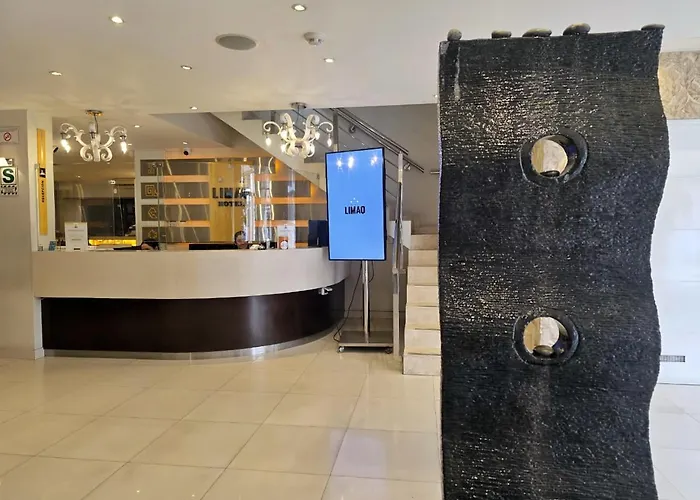 Limaq Hotel