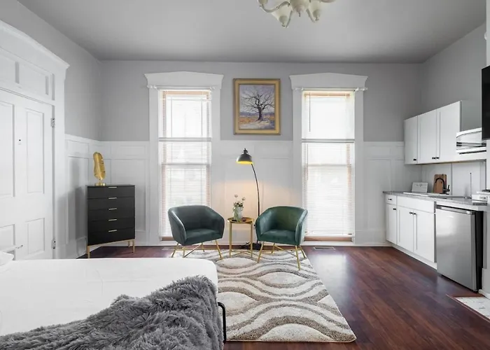 Walk/ Bike Everywhere From This Historic Chic Studio