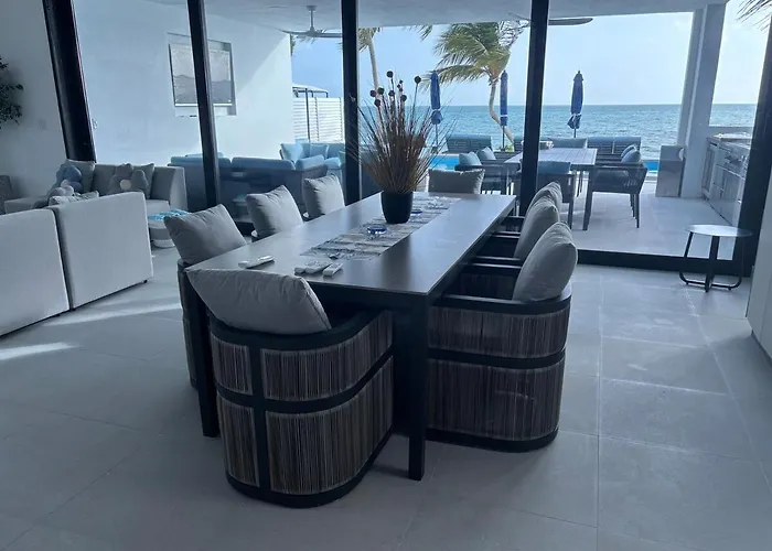 Brand New Beachfront Villa Palms
