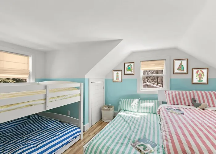Cozy Luxury Cape Cod Villa- 5 Min To Beach!