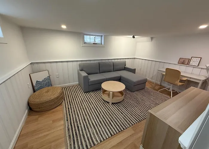 Cozy Luxury Cape Cod Villa- 5 Min To Beach!
