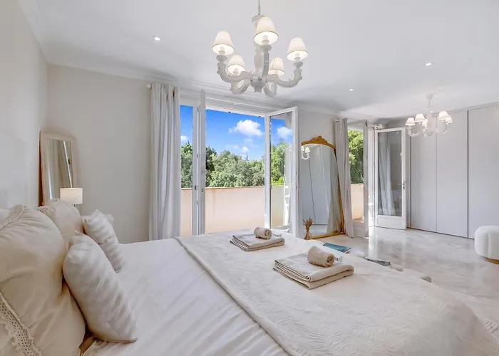 Luxury Villa Vallon - Private Heated Pool