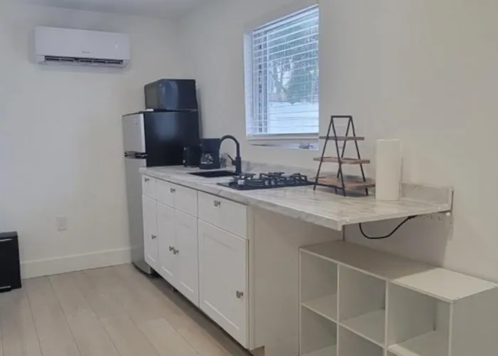 Cozy And Modern Hard Rock Area 1 Bedroom 1 Bath