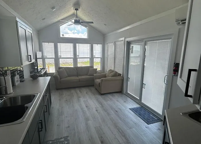 Luxury Tiny Living Brand New Waterfront Escape