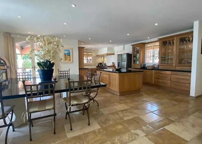 Villa Des Pins