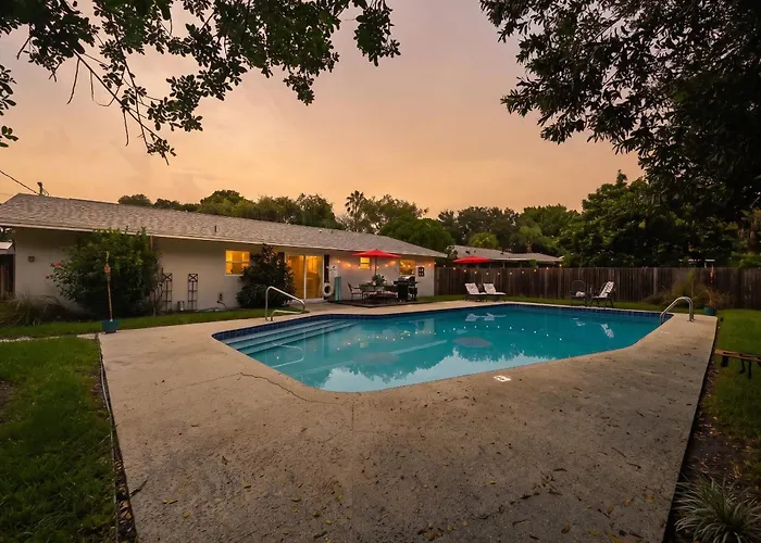 40-Ft Private Pool - Pet-Friendly 15 Min To Beach