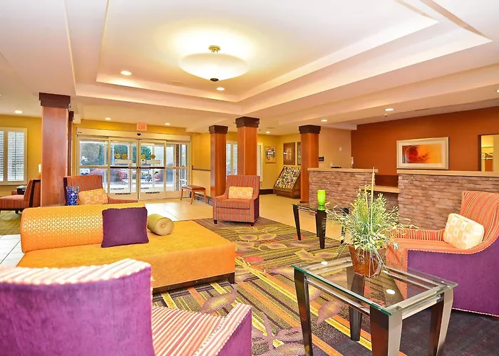 Golf hotels Fairfield Inn & Suites Cherokee