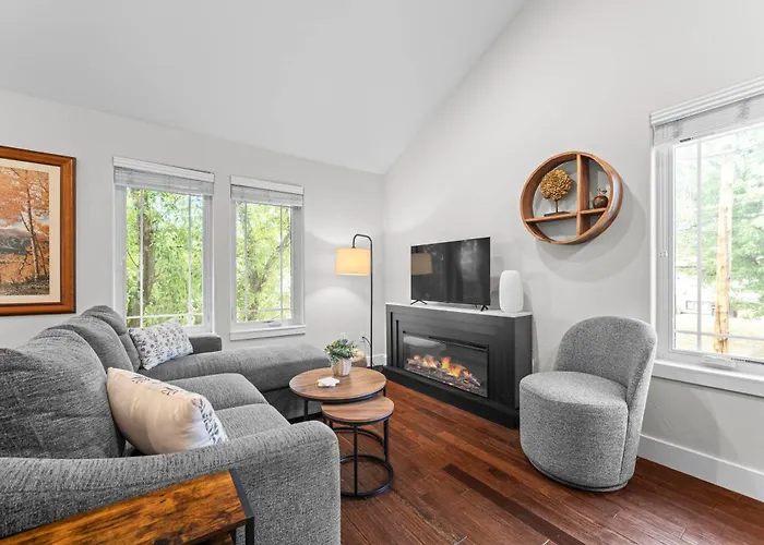 Downtown Golden Cozy Fireplace