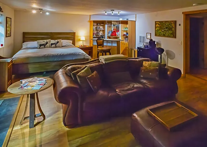 Winterfell Inn - No Xtra Fees, Dog Ok, King & Queen Suites