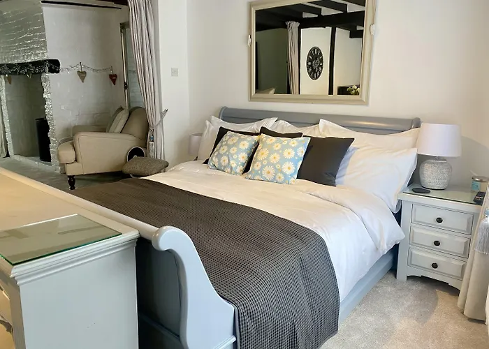 Chestnut Tree Cottage, 7 High Street