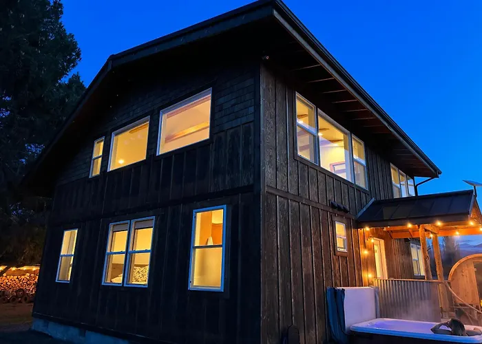 Homestead Villa - Hottub & Sauna Retreat