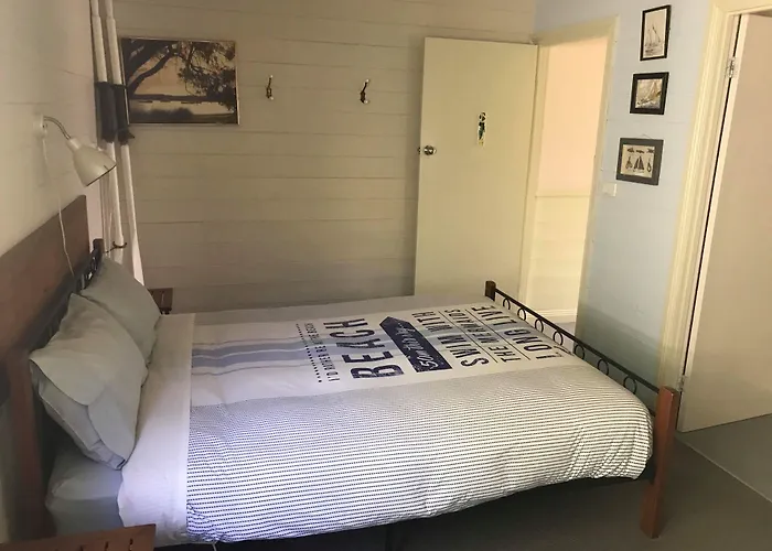 Port Campbell Guesthouse & Flash Packers