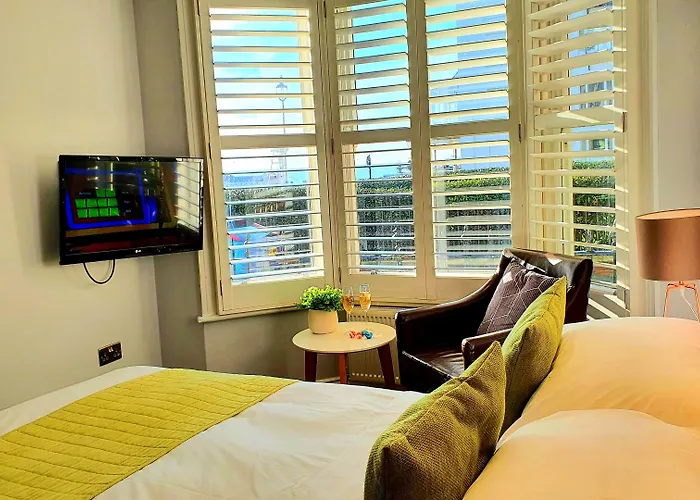 A Room With A View - Free Parking