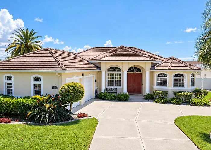 Villa Haze, Private Heated Pool & Spa, South Cape Coral