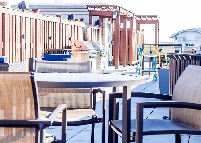 Fantastic Philly Fully Furnished Apartments