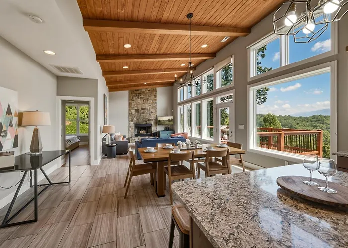 Modern Cabin Near Smoky Mountain National Park