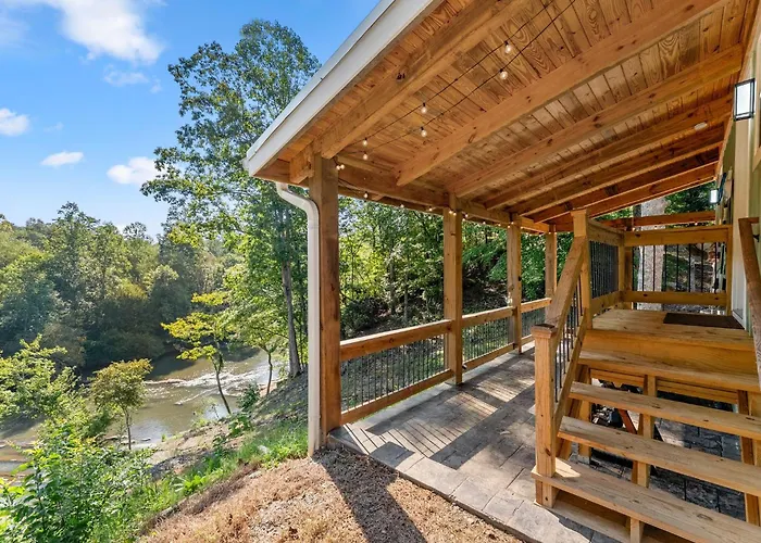 Riversong Cabin