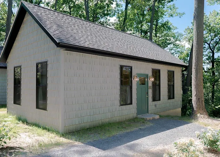Goldenrod - Upscale 2-Bedroom Villa At Petite Acres