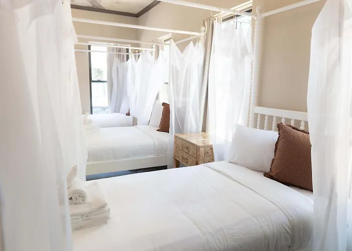 Pied A Terre - Bunk House Villa At Petite Acres