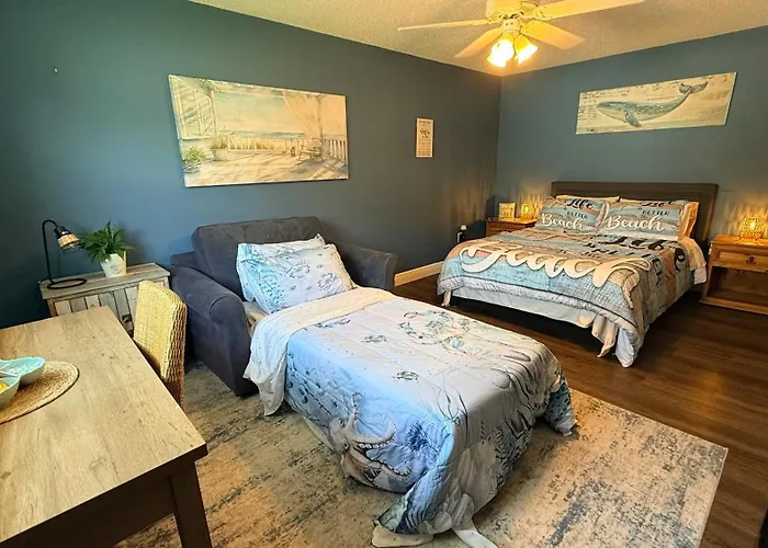 The Little Manatee Retreat