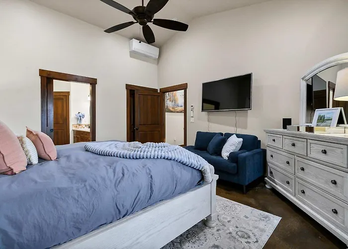 Sasquatch Lodge Villa With Heated Pool And Stargazing Dome