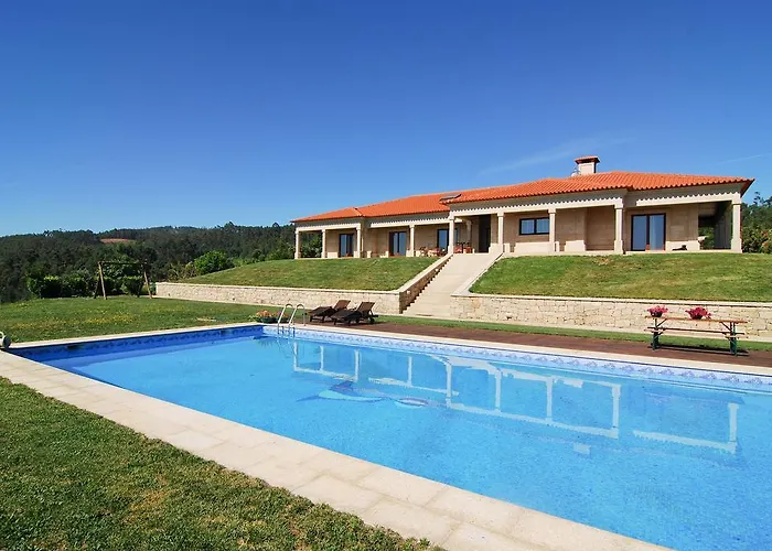 Vila da piscina: Quinta Do Alto