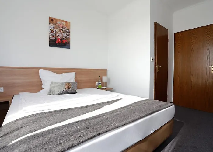 Hotel Zwei&Vierzig