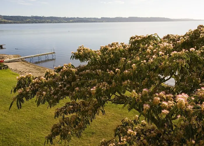 Nicara Lakeside Lodge