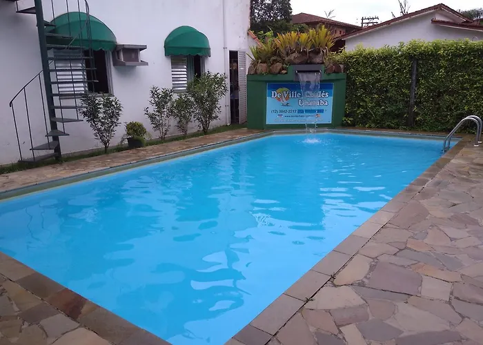 Pousada com piscina: De Ville Chales