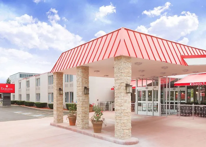 Ramada Plaza By Wyndham Chicago North Shore