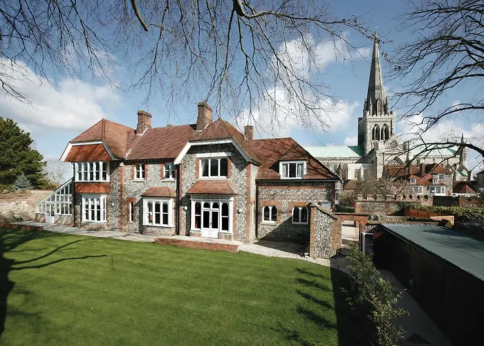 4 Canon Lane