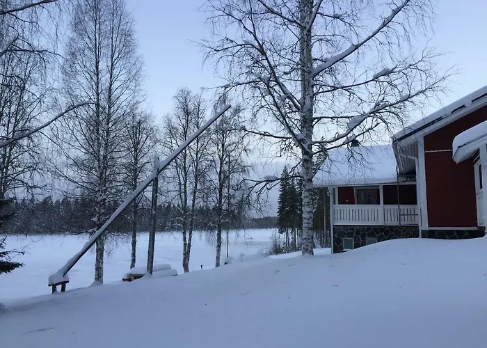 Hiiden Kaemppaekartano Iso Vuokramoekki Laehellae Tiilikan Kansallispuistoa