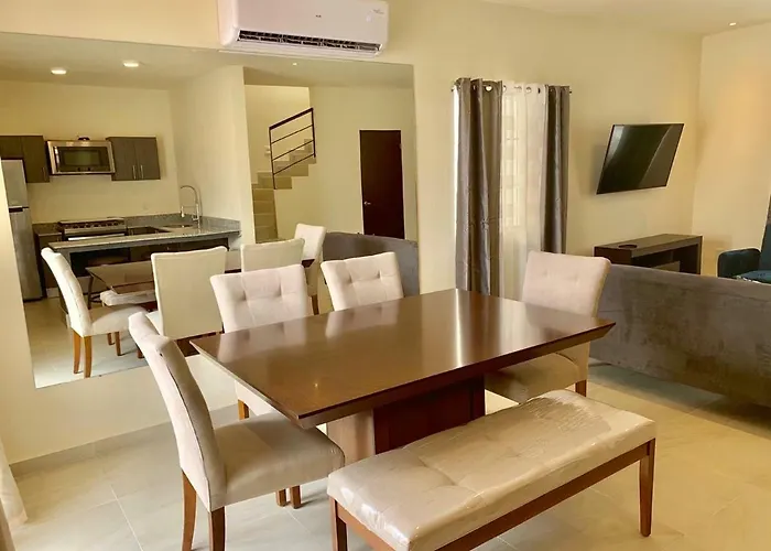 Beautiful 3 Br/3.5 Bath Home@Selvanova