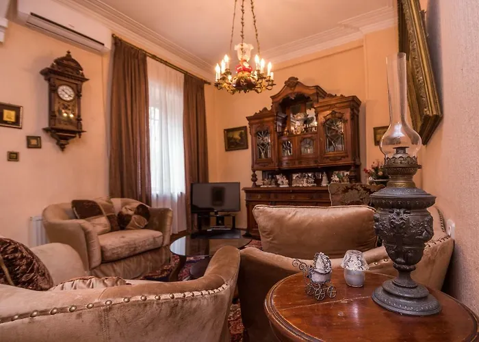 Lia'S Guest House