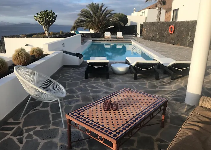 Villa V
