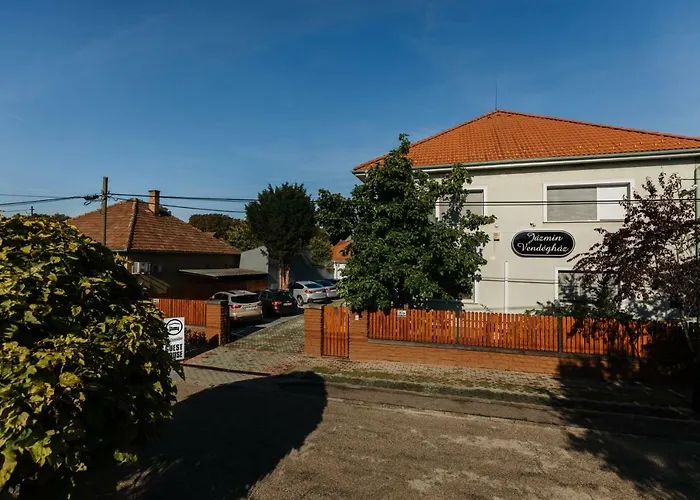 Airport Jazmin Guesthouse