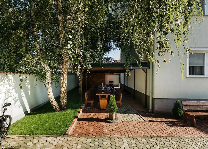 Airport Jazmin Guesthouse